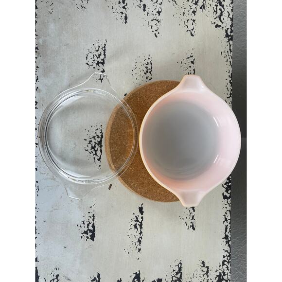 Vintage Pyrex 2.5 qt Casserole Dish - Picture 2 of 4